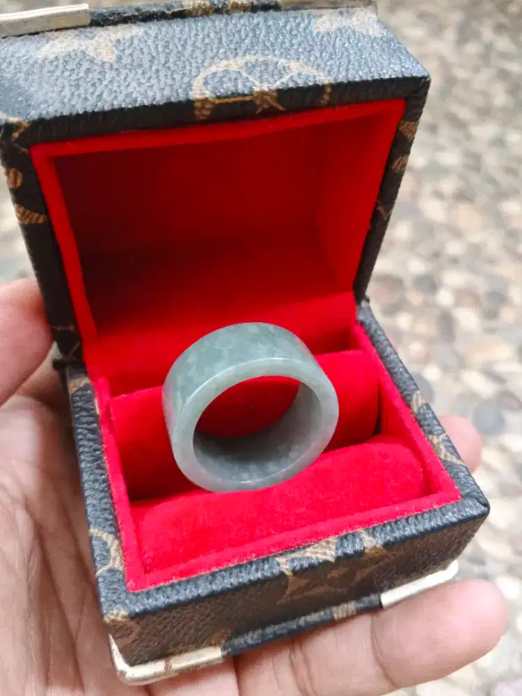 Cincin Giok Burma Bulat istimewa