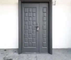 Pintu baja galvanis anti keropos anti karat, awet。