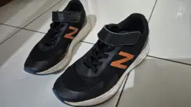 Sepatu anak authentic New Balance