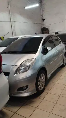 TOYOTA YARIS S LIMITED AT  2011