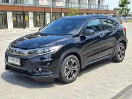 Honda HR-V E CVT AT 2020 KM 40 RB HITAM