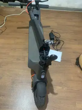 Skuter listrik baru