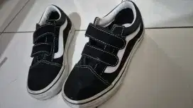 Sepatu anak authentic Vans