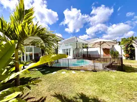 STYLISH BINGIN VILLA WITH OPEN CONCEPT DESIGN AND EASY BEACH ACCESS