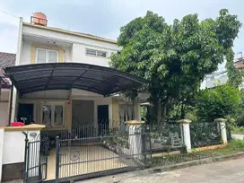 WTS / Dijual Rumah Siap Huni Posisi Hoek di Metro Permata 1, Tangerang