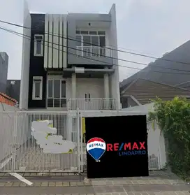 Rumah baru minimalis lebar jalan 3 mobil kelapa gading