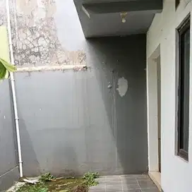 DISEWAKAN RUMAH DI LEMBAH HIJAU LIPPO CIKARANG