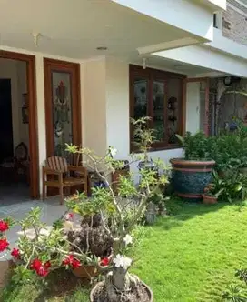 Dijual Rumah Dua Lantai Fully Furnished di Janur Elok, Kelapa Gading!