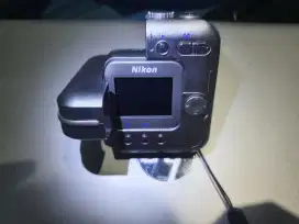Nikon Coolpix SQ Rare Digital Pocket Camera / Digicam