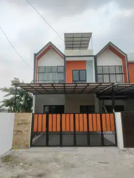Town house 2,5 Lantai Siap Huni Tanah Luas