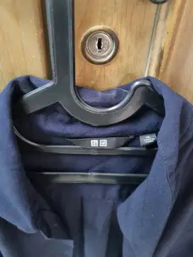 Kemeja Pria Uniqlo Biru Tua