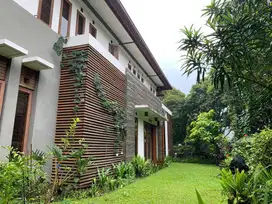 Dijual Rumah Trofis di Batununggal Indah Bandung