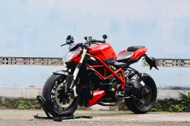 Ducati street fighter 848 like new mesin sehat merah menyala siap gass