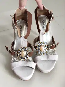 Sepatu heels wanita tali stiletto GARUCCI size 41, preloved