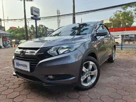 Honda HRV  1.5 E Bensin-AT 2015 Abu