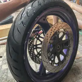 SATU SET VELG DEPAN GSX 400