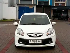 Brio Satya 1.2 E MT 2015 Putih