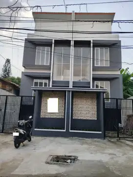 Rumah Luas Siap KPR dekat Stasiun Universitas Pancasila J-36157