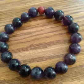 Gelang batu kecubung asli.