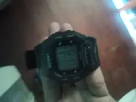 Jam tangan hitam universal