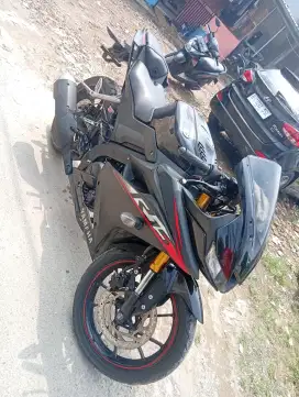 Yamaha R 15 V3 lengkap
