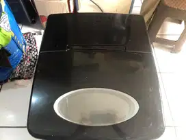 Mesin Pembuat Es Batu (Ice Maker)