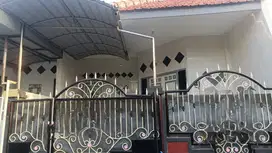 Rumah 1,5 Lantai Daerah Bratang Gede Surabaya