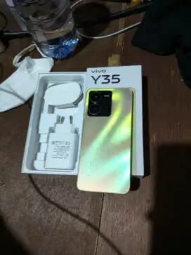 Jual hp Vivo y35 ram 8 Rom 128 blm pernah di servis Masi bagus