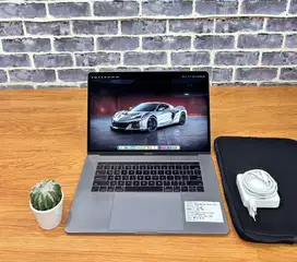 MacBook Pro Retina 15” 2017,Spek CostuM