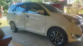 Dijual santai daihatsu sigra type r deluxe matic 2018