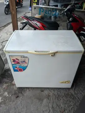 dijual cepat freezer box