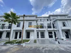 Villa Dijual di Komplek Jewel Park Jalan Starban - Polonia, Medan