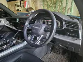 Audi Q7 2022 Bensin