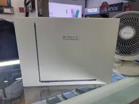 Apple Macbook Air M2 16/256GB SSD Midnight New Garansi IBOX