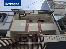 Rumah 2 Lantai Dijual Green Ville Hadap Selatan Siap Huni - LT 120m2