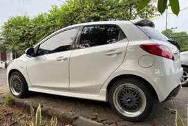 Mazda 2 2011 Bensin