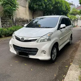 Toyota Avanza Veloz AT 2012 Putih Cash
