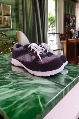 Pengrajin harga sepatu howler Balikpapan