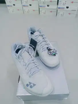 Sepatu Badminton Yonex Aerus Z Wide