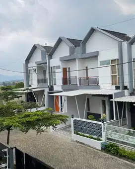 FREE FURNITURE| VILLA 2 LT KOTA BATU 10 MENIT DARI JATIMPARK 2 & BNS