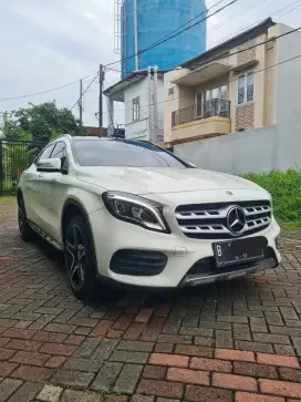 MERCEDES BENZ GLA200 AMG Line 2017 Putih