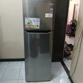 Kulkas 2 pintu LG inverter
