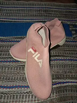 Jual sepatu slip on bekas