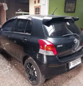 Dijual, toyota yaris type j.  Manual tahun 2011, km 74.000