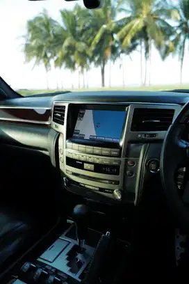 Lexus LX570 2014 Bensin