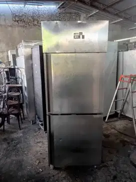 Upright chiller 2 pintu Master cool,mesin ori 

Hrg 5jt