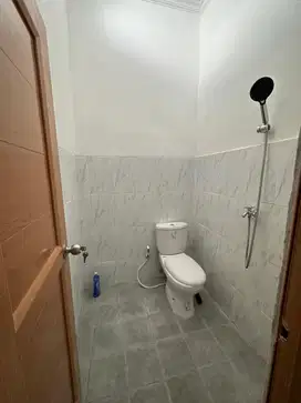 Dijual Ruko 1,5 lantai bagus baru pinggir jalan di Pondok Gede, Bekasi
