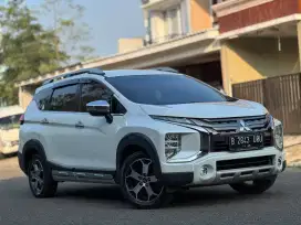 Favourite Colour Xpander Cross Premium Putih 2020/2021 TT Veloz