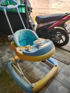 Baby bouncer dan baby Walker