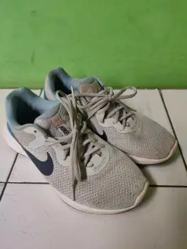 Sepatu nike revolution 6 ukuran 41 original